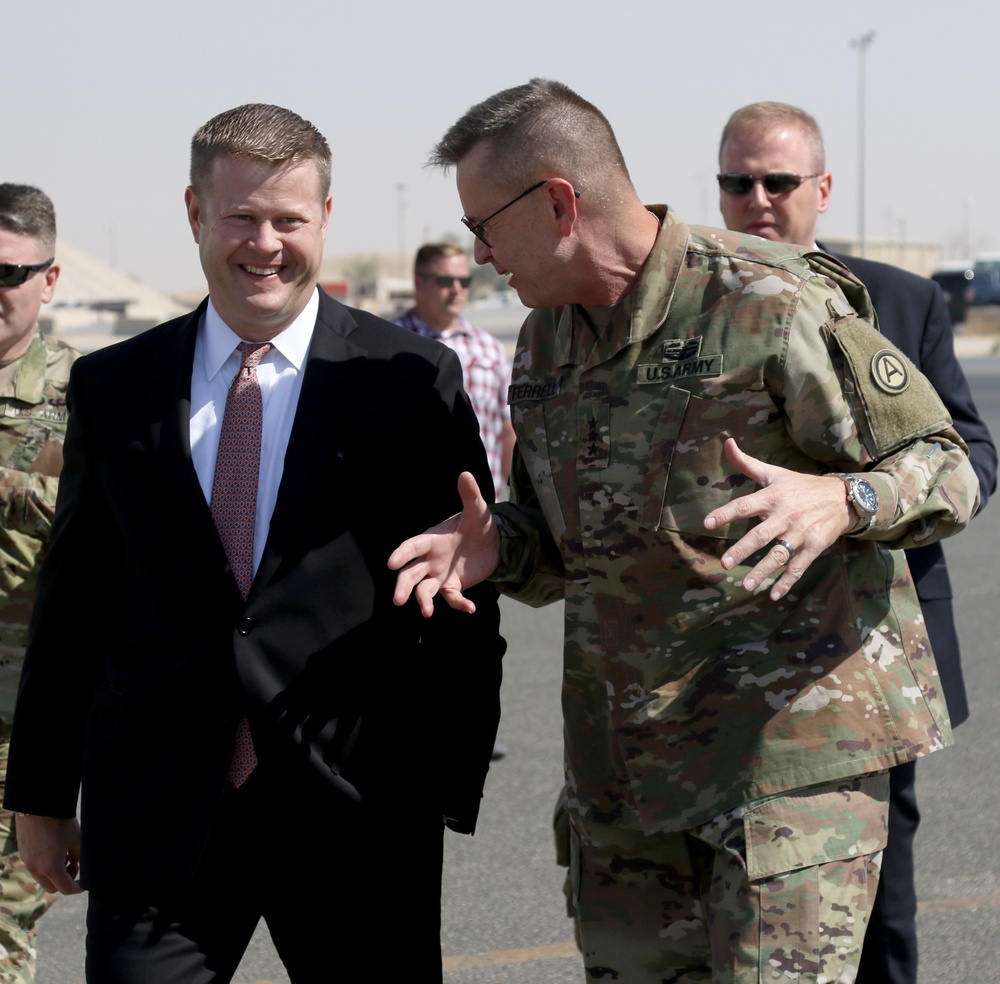 Third Army Commanding General Greets Acting Secretary of the Army