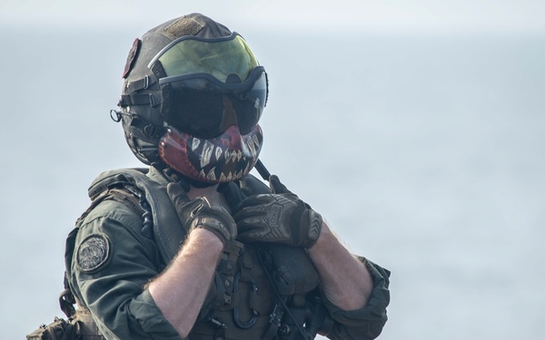 Harrier Engine Transfer aboard the USS Boxer