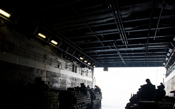 Marines, MAF conduct ship-to-shore movements for Tiger Strike 19