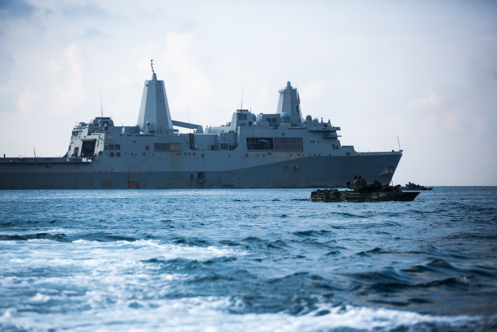 Marines, MAF conduct ship-to-shore movements for Tiger Strike 19