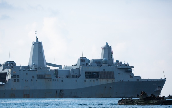 Marines, MAF conduct ship-to-shore movements for Tiger Strike 19