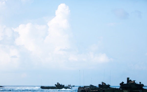 Marines, MAF conduct ship-to-shore movements for Tiger Strike 19