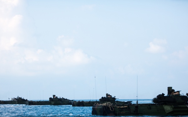 Marines, MAF conduct ship-to-shore movements for Tiger Strike 19