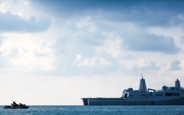 Marines, MAF conduct ship-to-shore movements for Tiger Strike 19