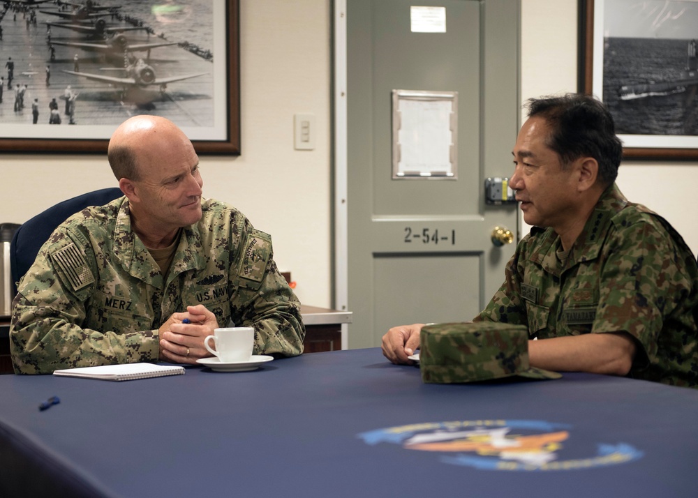 Commander, U.S. 7th Fleet Vice Adm. Bill Merz meets with Gen. Koji Yamazaki, Chief of Staff, Joint Staff, Japan Self-Defense Forces