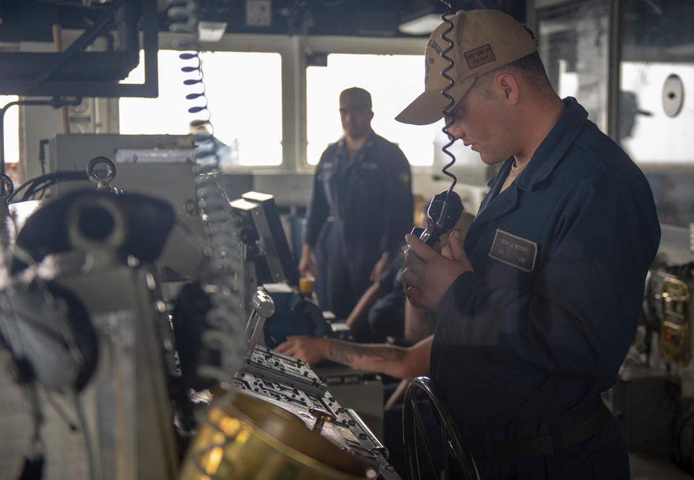 USS Lake Erie Bridge Operations