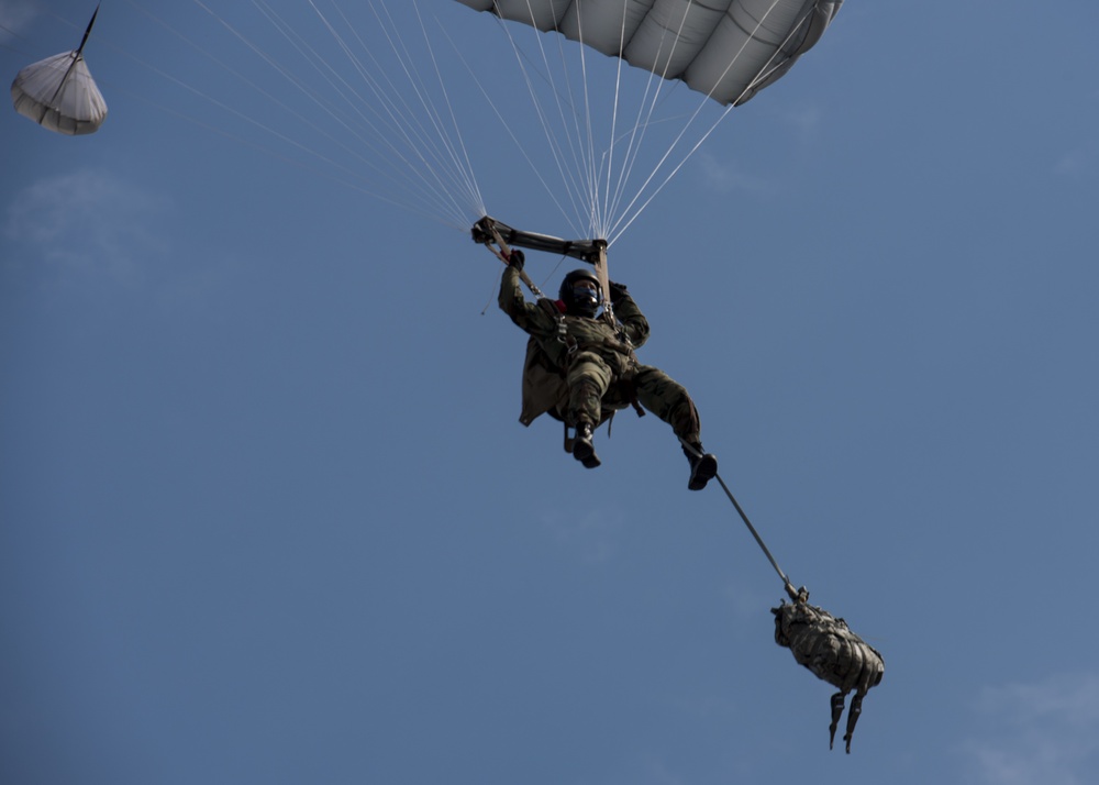 37th AS supports Bulgarian military free-fall course during Thracian Fall 19