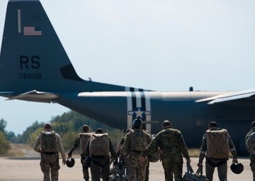 37th AS supports Bulgarian military free-fall course during Thracian Fall 19