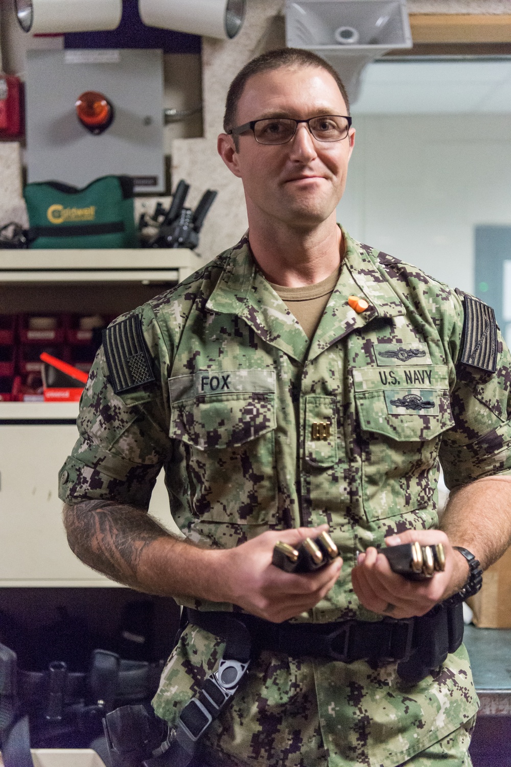 191001-N-TE695-0003 NEWPORT, R.I. (Oct. 1, 2019) — Navy Officer Candidate School shoots M9 pistol qualification