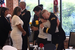 First Army Commander visits Gold Star Mothers at Chicagoland luncheon