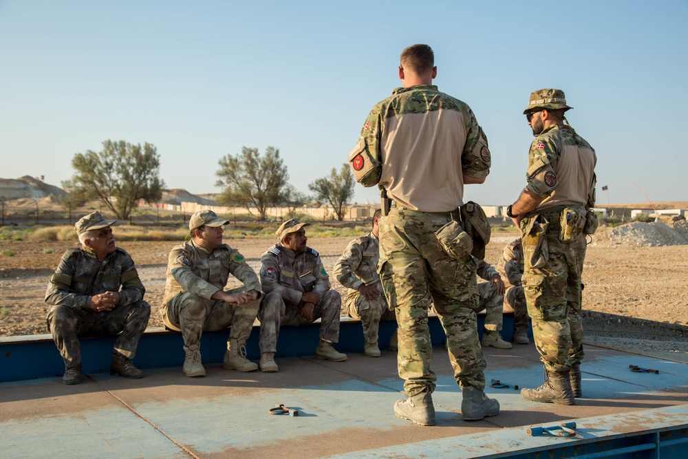 Danish Army Training Iraqi Soldiers