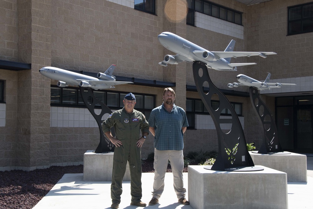 Heritage display marks 25th birthday of the 916 ARW