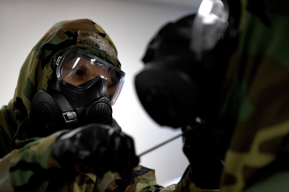 CBRN instructors prepare Black Knights for upcoming exercise