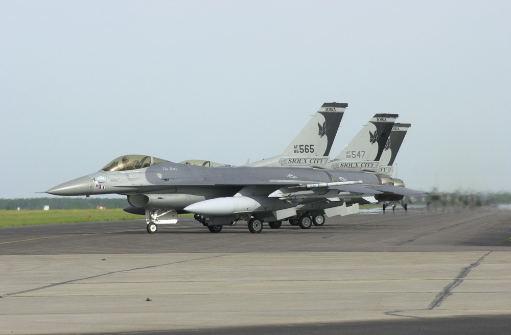 Sioux City F-16s at Maple Flag