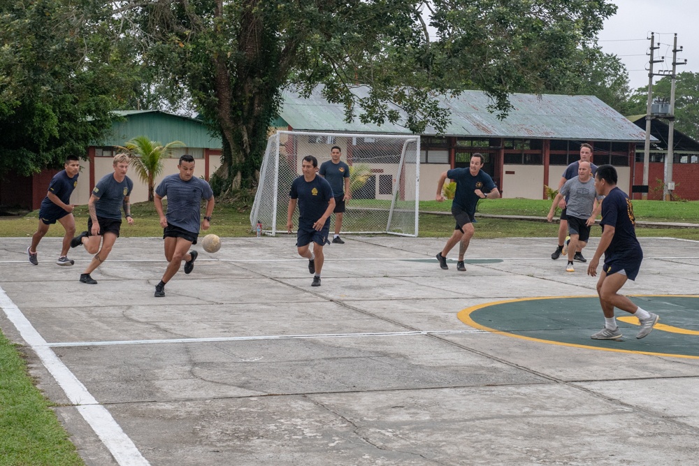 U.S. Navy Promotes Diving Capabilities in Peru