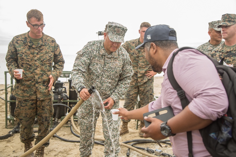 US, Colombian Marines demonstrate humanitarian assistance, disaster relief capabilities to media in Colombia