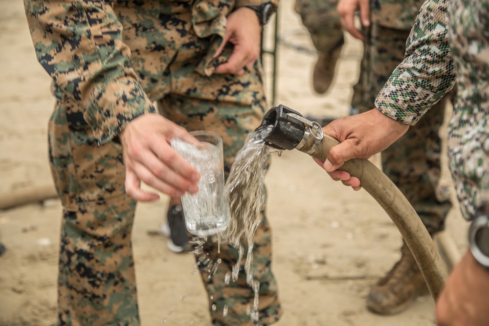 US, Colombian Marines demonstrate humanitarian assistance, disaster relief capabilities to media in Colombia