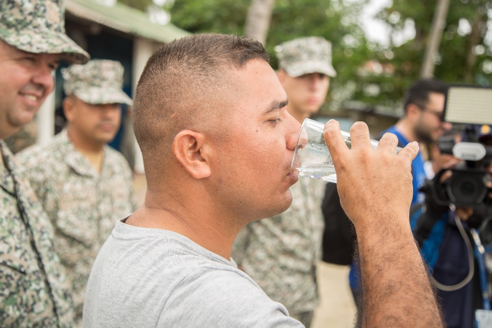 US, Colombian Marines demonstrate humanitarian assistance, disaster relief capabilities to media in Colombia