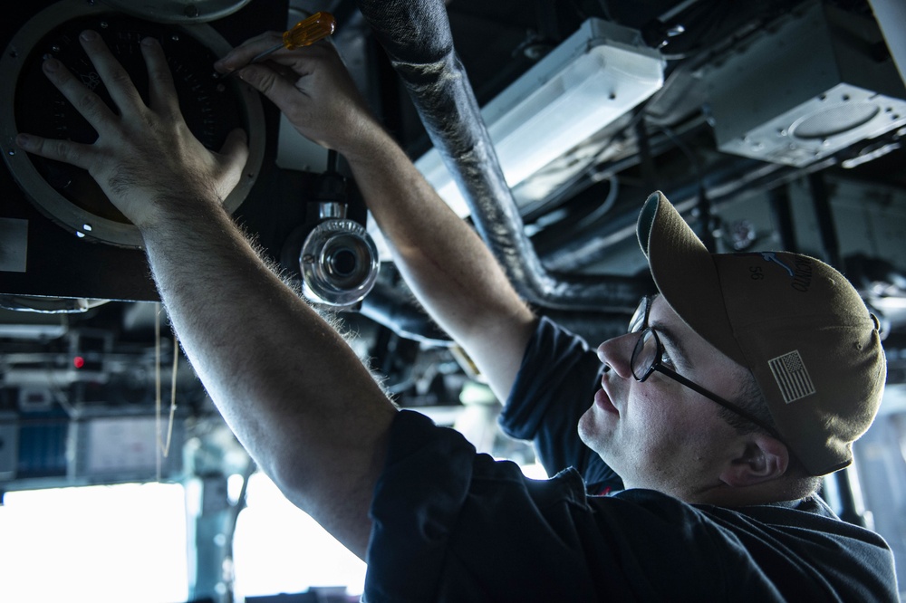 USS San Jacinto Sailors Conduct Maintenance