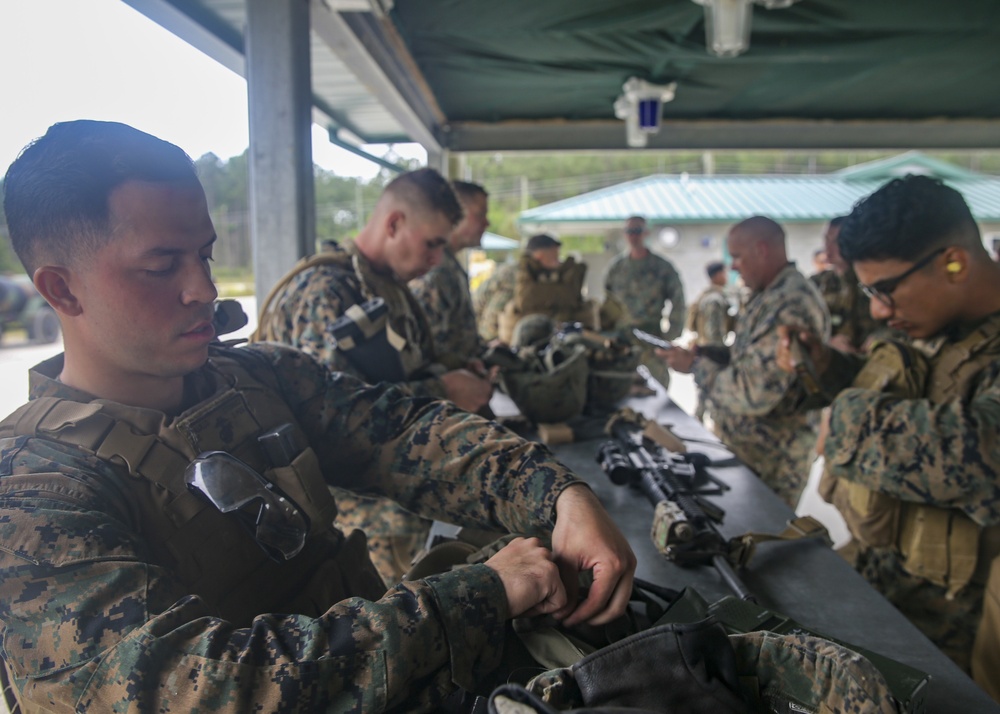 2nd Law Enforcement Battalion Conducts Fire and Maneuver Training