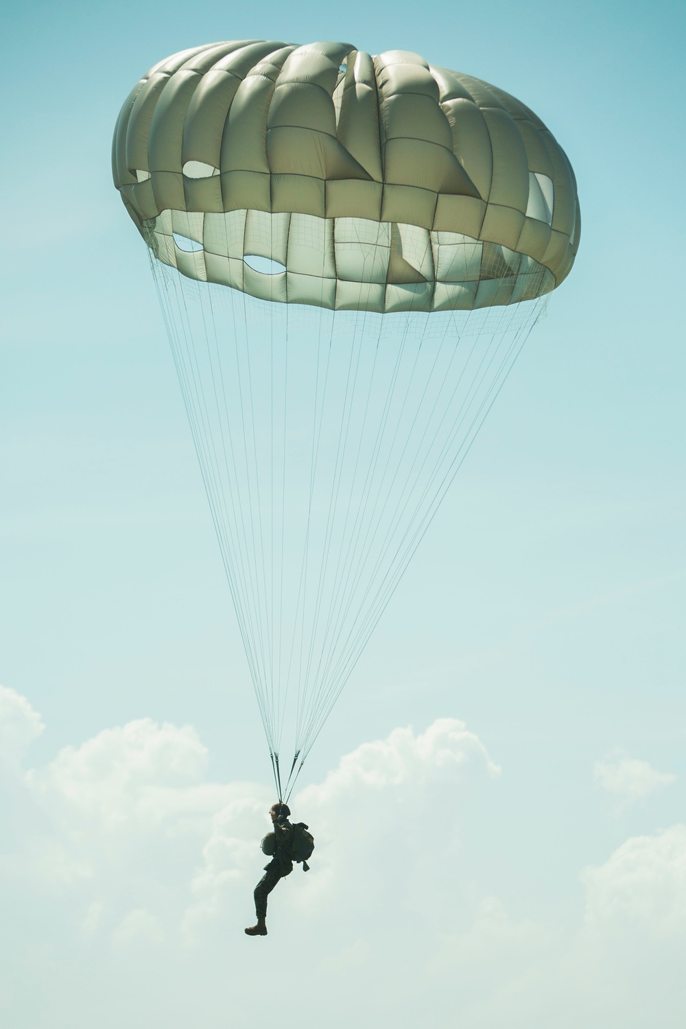 Marines conduct air delivery training on Ie Shima Island