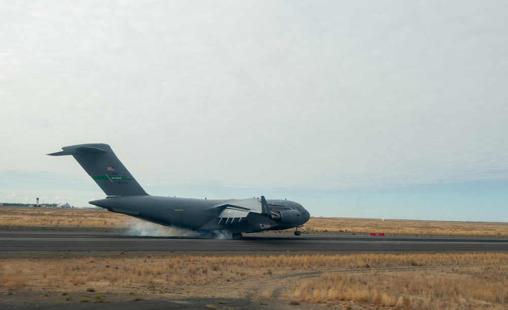 JBLM Airmen, Soldiers highlight interoperability in mobility movement exercise