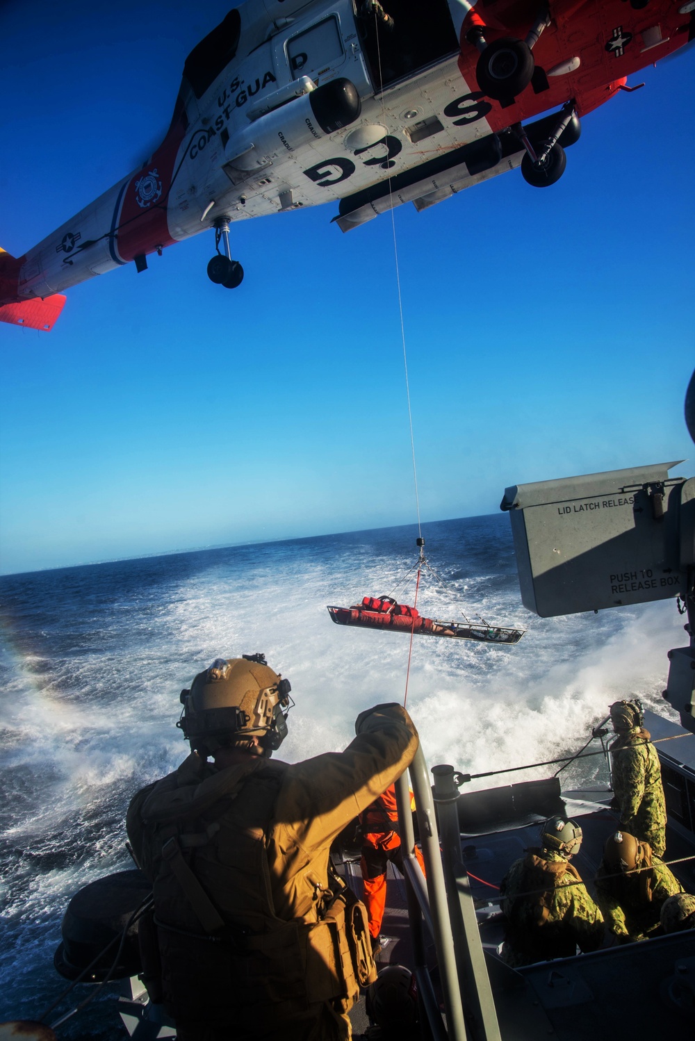 CRS 3 and USCG Sector San Diego Conduct Joint MEDEVAC Exercises during Unit Level Training