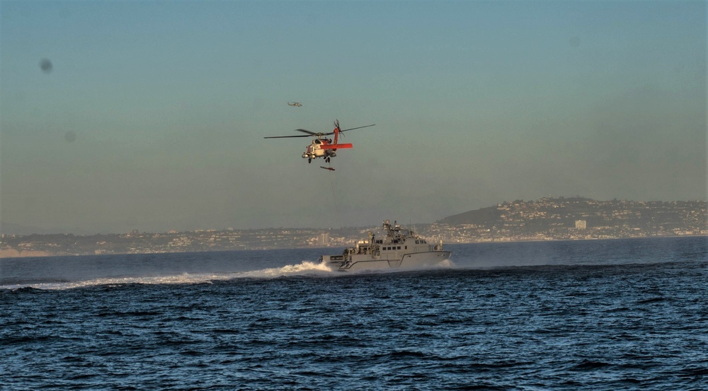 CRS 3 and USCG Sector San Diego Conduct Joint MEDEVAC Exercises during Unit Level Training