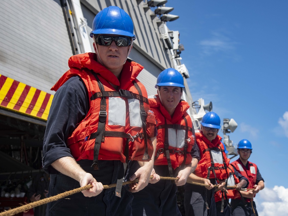 Giffords conducts a replenshipment-at-sea