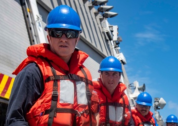 Giffords conducts a replenshipment-at-sea