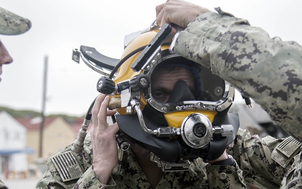 RDML Baze Visits CTF 68