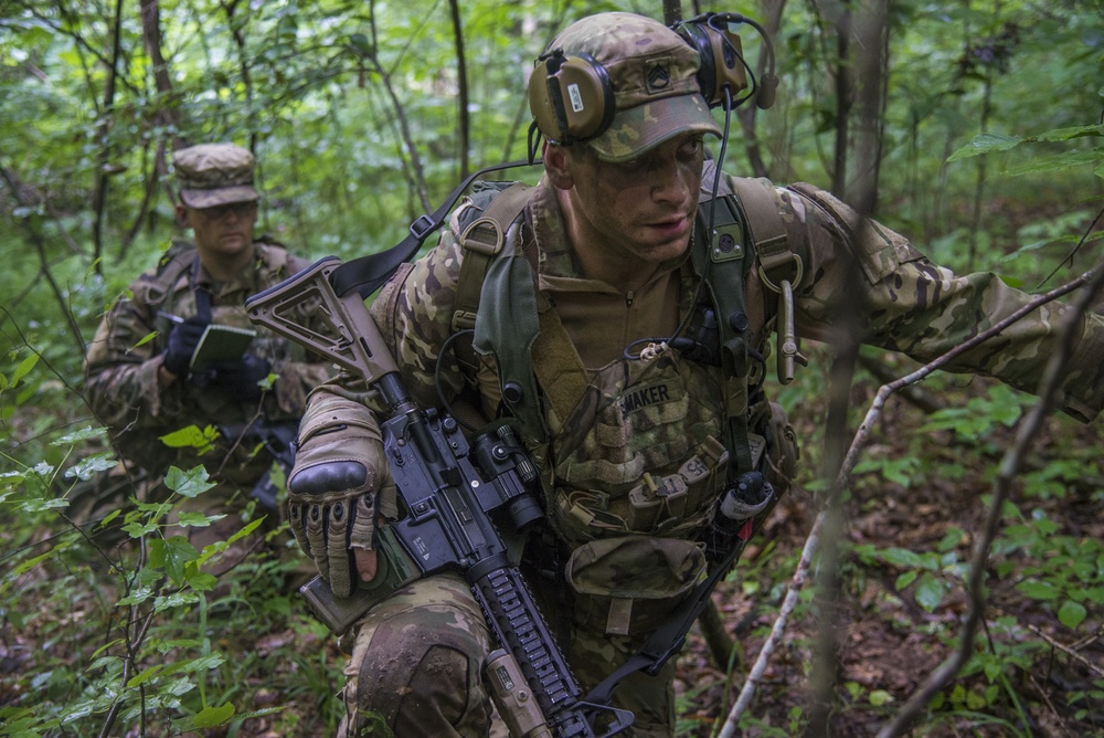 Company A., 1st Battalion, 148th Infantry Regiment conducts reconnaissance training