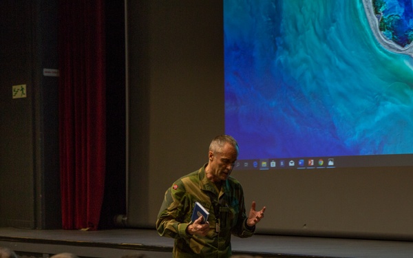 Welcome to Norway 2/6