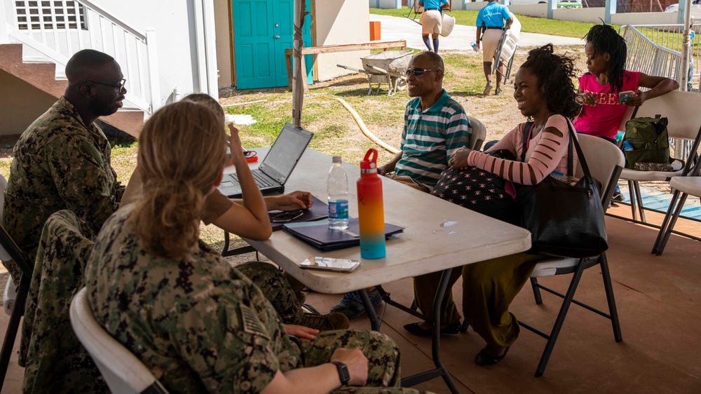 USNS Comfort conducts surgical screenings in St. Kitts