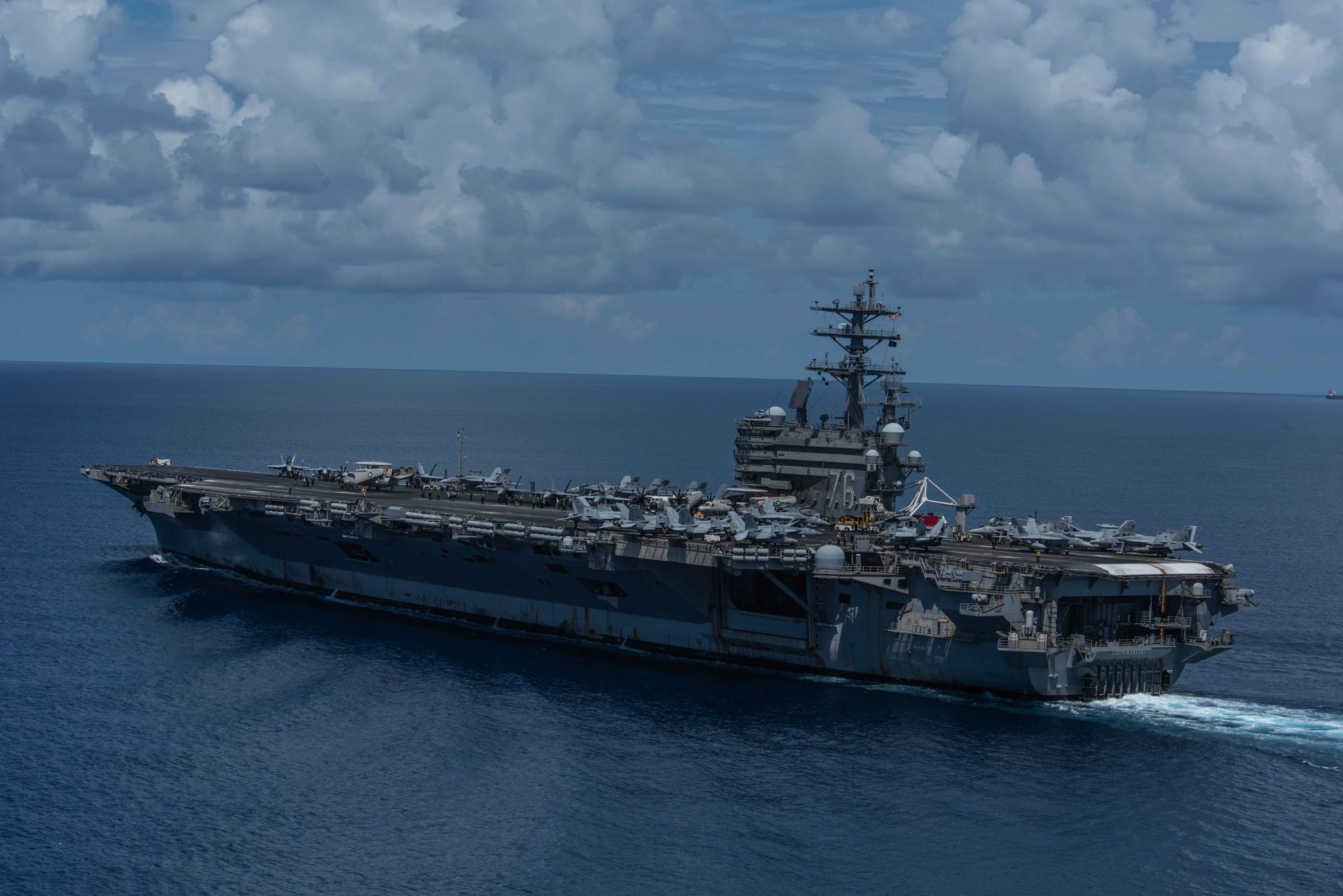 アメリカ海軍 CVN-76 USS RONALD REAGAN チャレンジ DVIDS - Images - USS Ronald Reagan (CVN 76) [Image 3 of 3]
