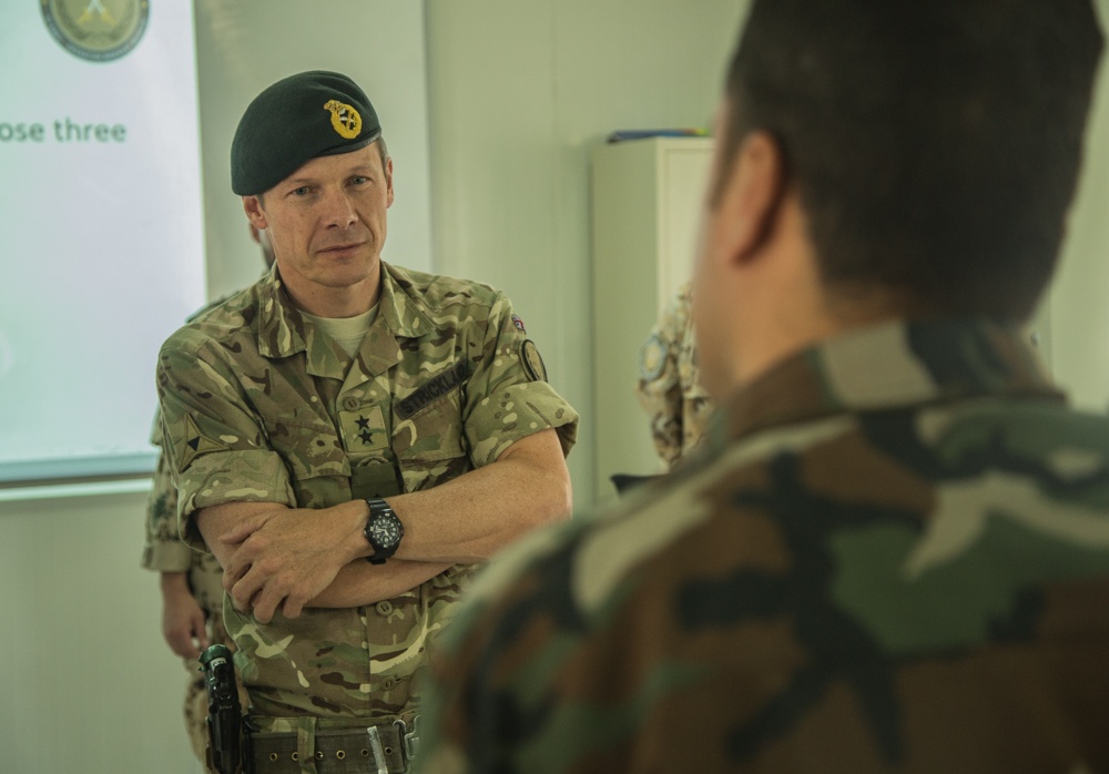 MG Strictland Visits Peshemerga