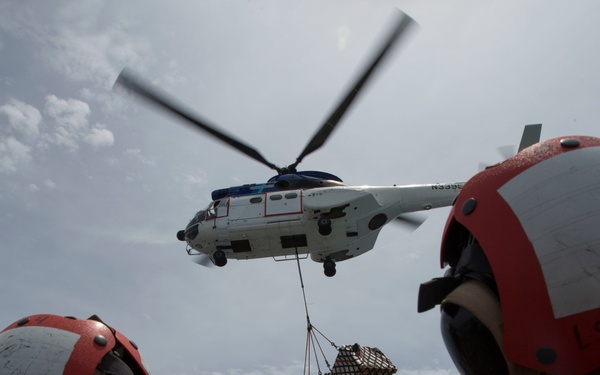 USS Harpers Ferry RAS
