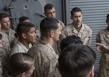 CO, SGTMAJ visit USS Harpers Ferry