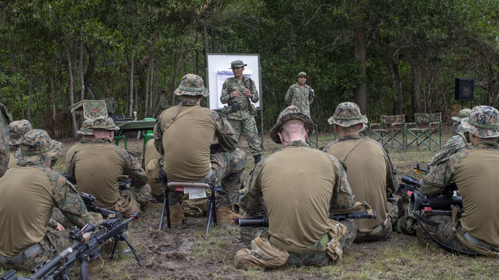 11th MEU Participates in Standard Operating Procedures Class in Malaysia
