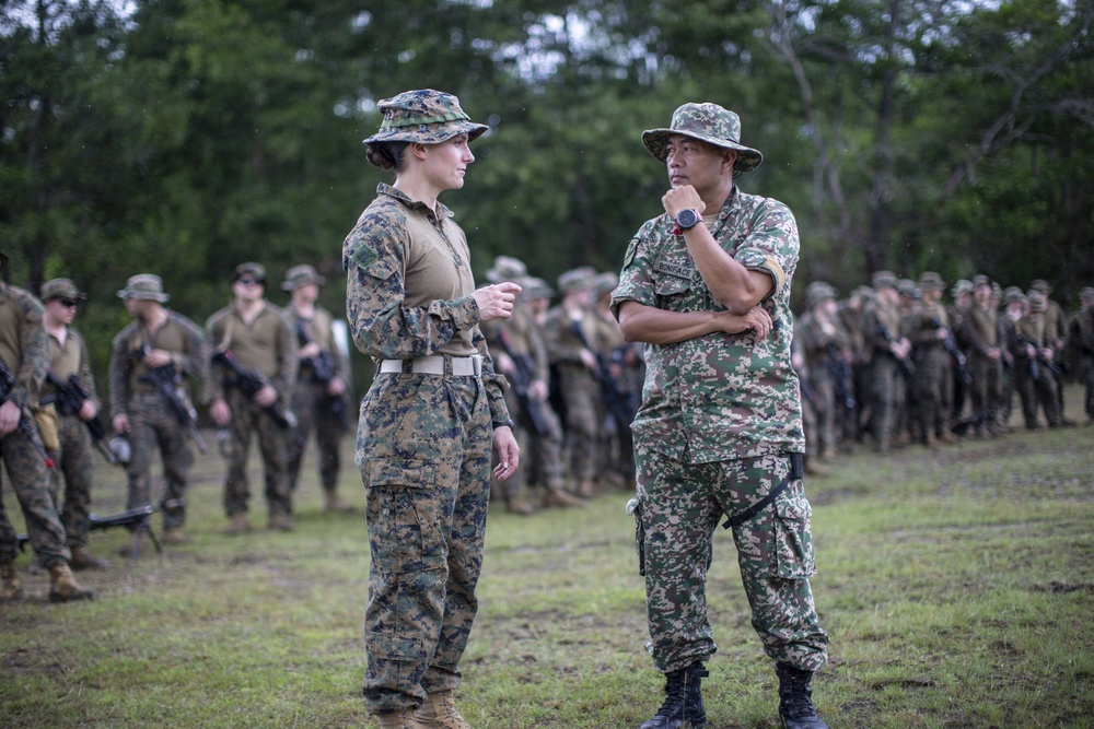 11th MEU Participates in Standard Operating Procedures Class in Malaysia