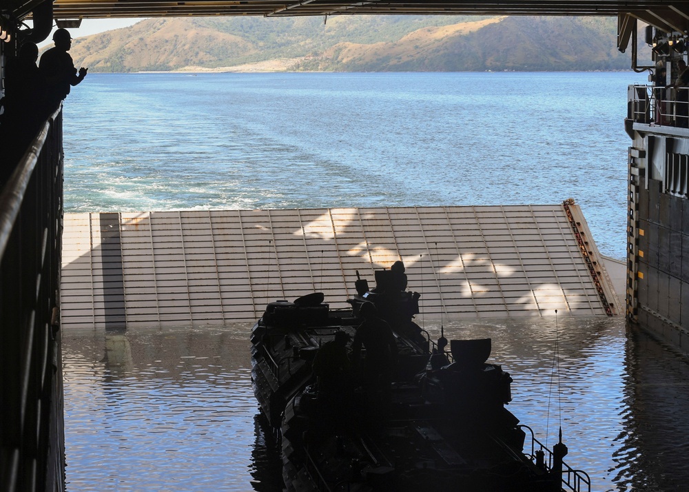 USS Germantown (LSD 42) well-deck ops