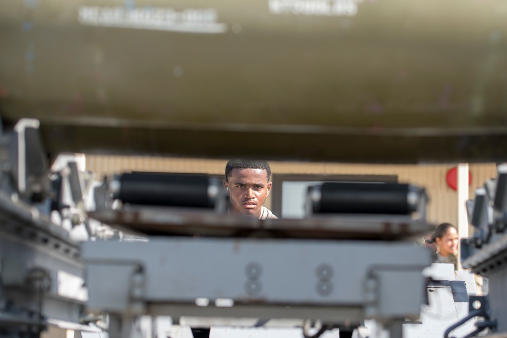 4th Maintenance airmen face-off in quarterly load crew competition