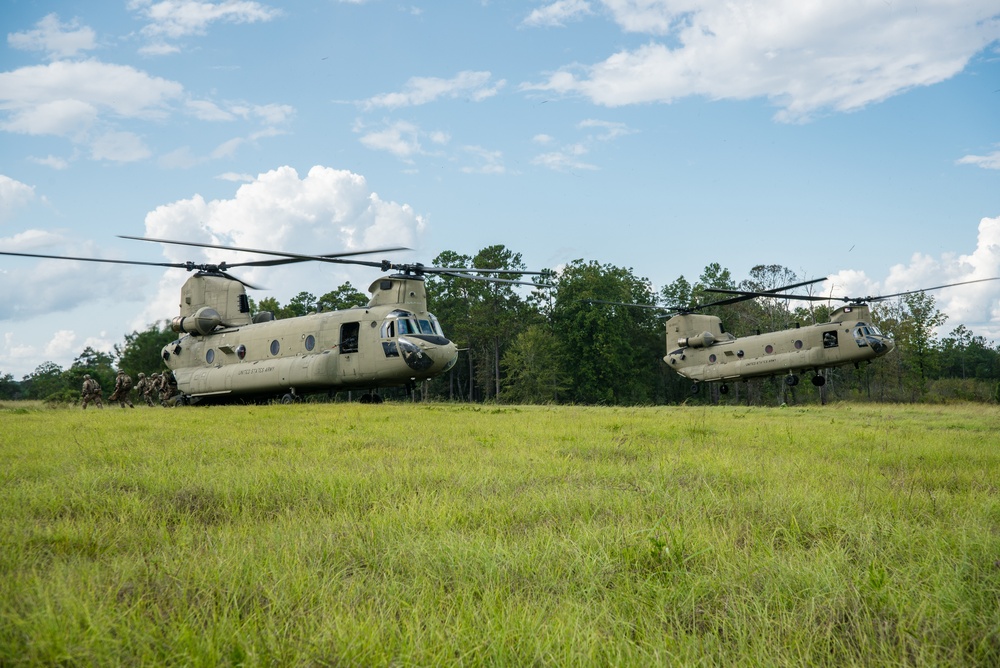 Soldiers Leave the Chinook