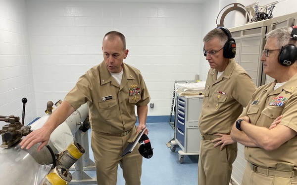 New Navy Medicine West Commander makes first Official Visit to Naval Medical Research Center
