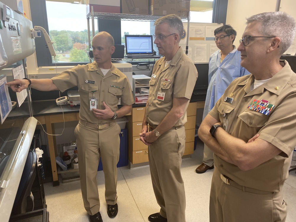New Navy Medicine West Commander makes first Official Visit to Naval Medical Research Center