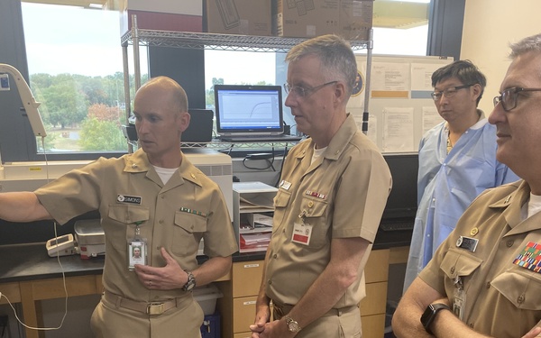 New Navy Medicine West Commander makes first Official Visit to Naval Medical Research Center
