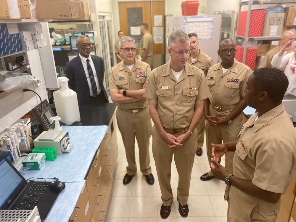 New Navy Medicine West Commander makes first Official Visit to Naval Medical Research Center