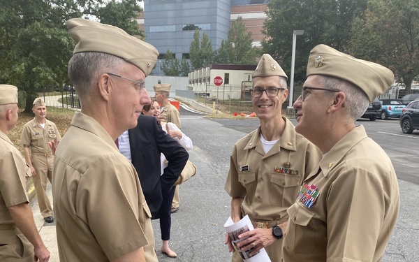 New Navy Medicine West Commander makes first Official Visit to Naval Medical Research Center