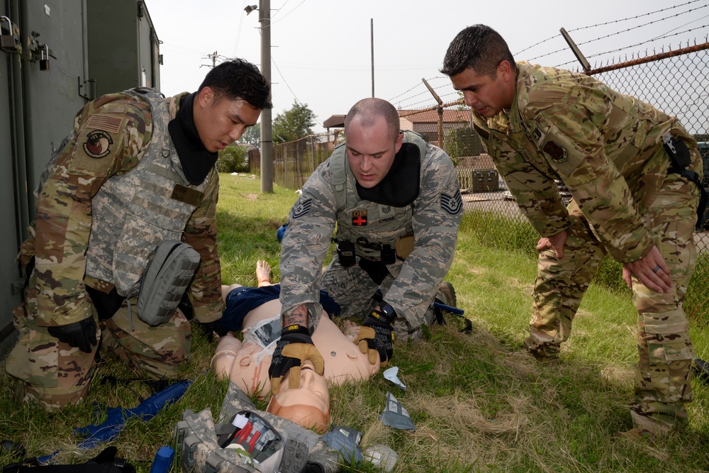 Osan Medics train for battlefield care
