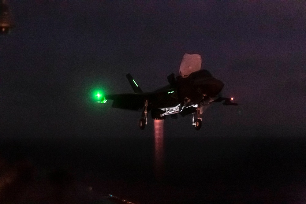 Flight Night: A Dozen F-35B fly at dusk